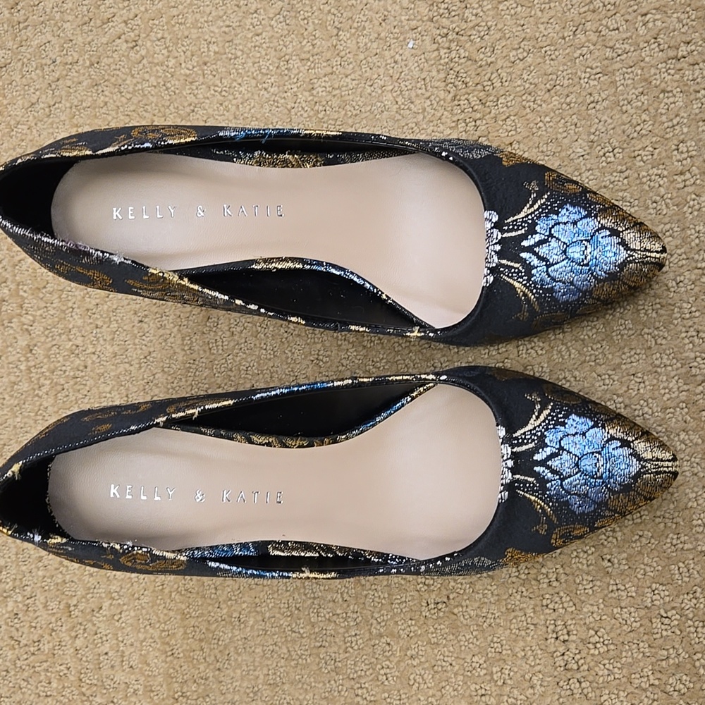 Kelly & Katie Black/Gold/Blue Floral Brocade Astivia Pumps Size 7